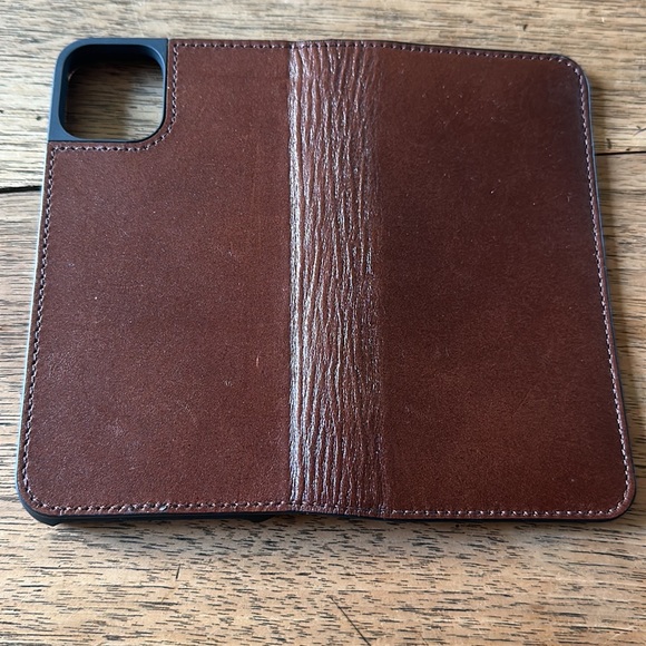 LEATHER 11Pro I-Phone case - Picture 3 of 6